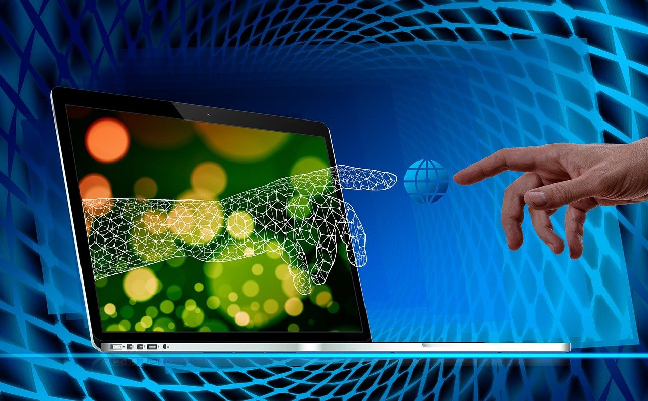 Sinkom: Smart Connectivity and Seamless Integration